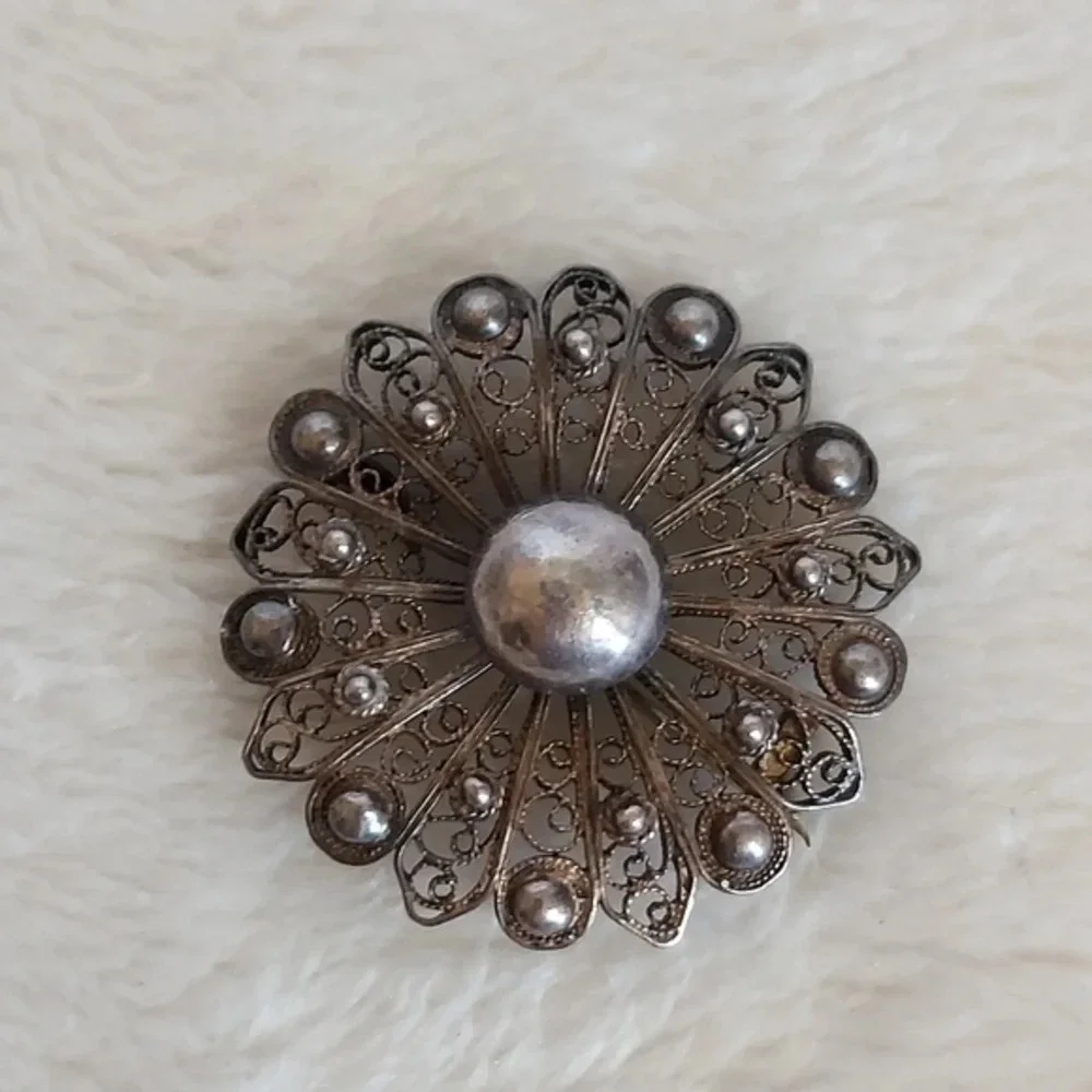 Vintage Sterling Silver Sunburst Filigree‎ Brooch